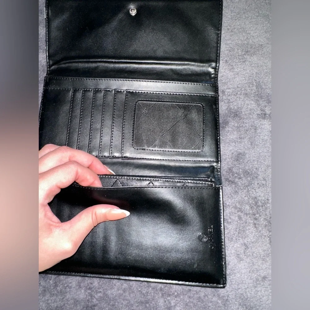 Chanel Vintage Black and White Quilted Wallet Luxurious Design - Picture 16 of 16